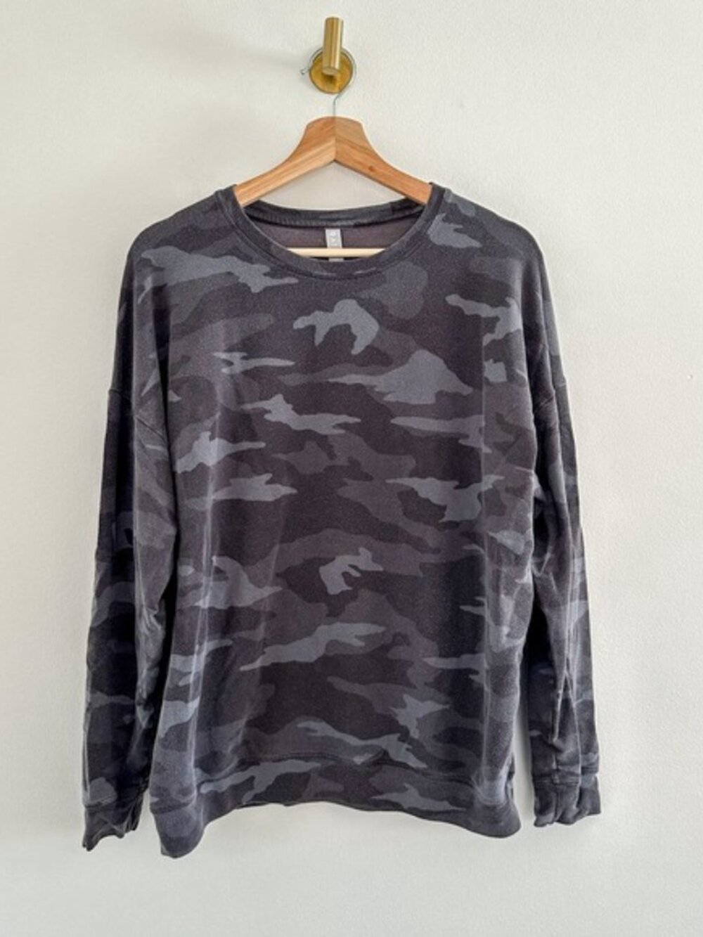 Athleta Studio to Street Camo Sweatshirt Women's Size Small